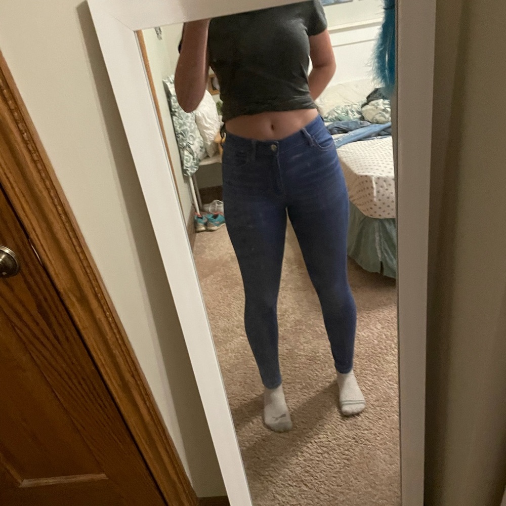 American Eagle blue skinny jeans